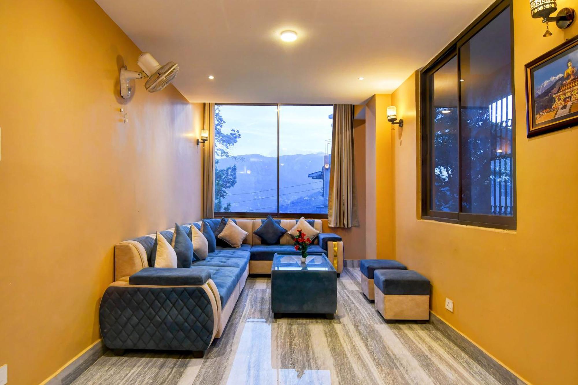 Super Townhouse Downtown Gangtok Hotel Exterior foto